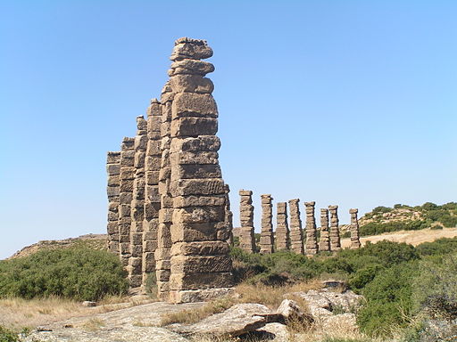 Acueducto de Los Bañales